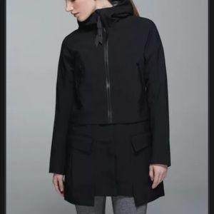 Lululemon rain or shine convertible jacket size 6-8